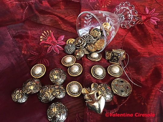 Buttons photo by Valentina